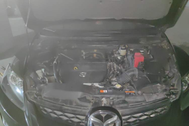 Used Mazda CX-7 2014 2.5L 2WD Luxury Edition Engine Bay