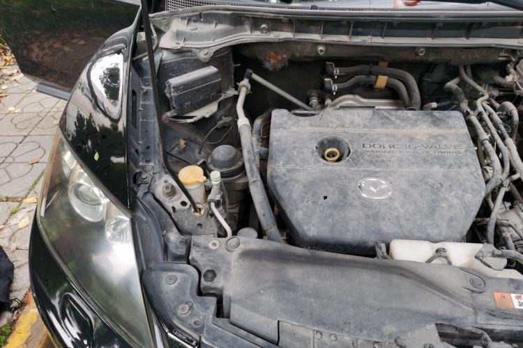 Used Mazda CX-7 2014 2.5L 2WD Premium Edition Engine Bay Right