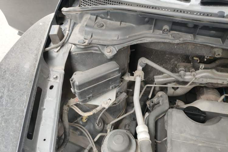 Used Mazda CX-7 2014 2.5L 2WD Fashion Edition Engine Bay Right