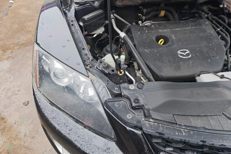 Used Mazda CX-7 2014 2.5L 2WD Luxury Edition Engine Bay Right
