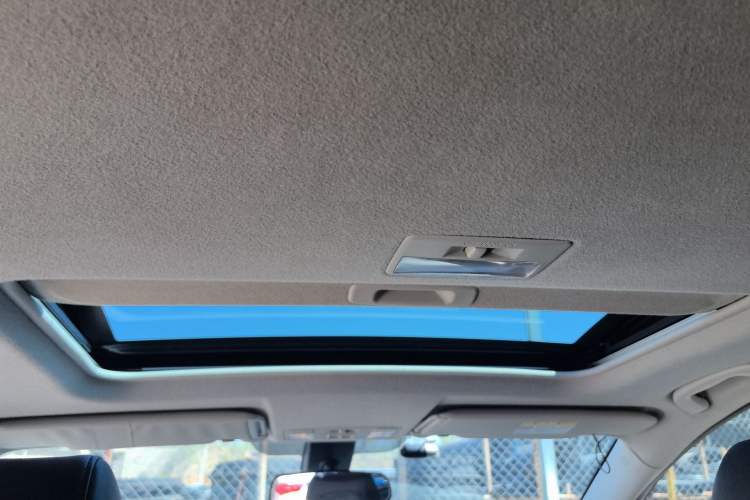 Used Mazda CX-7 2014 2.3T Smart All-Wheel Drive Supreme Edition Headliner