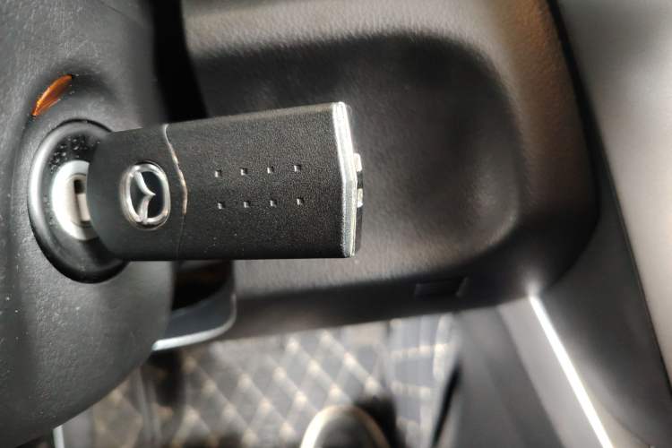 Used Mazda CX-7 2014 2.5L 2WD Fashion Edition Interior 1
