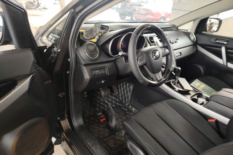 Used Mazda CX-7 2014 2.5L 2WD Fashion Edition Interior 3