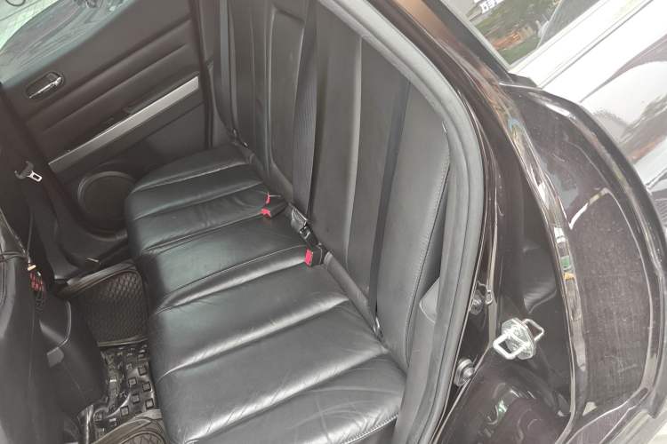Used Mazda CX-7 2014 2.5L 2WD Luxury Edition Interior 4