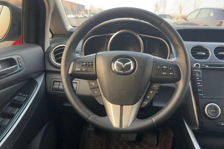 Used Mazda CX-7 2014 2.5L 2WD Premium Edition Interior 6