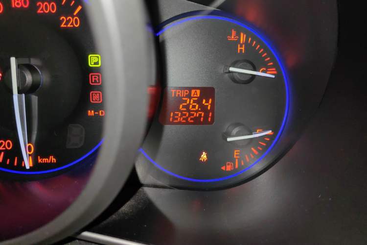 Used Mazda CX-7 2014 2.5L 2WD Luxury Edition Odometer Close Up