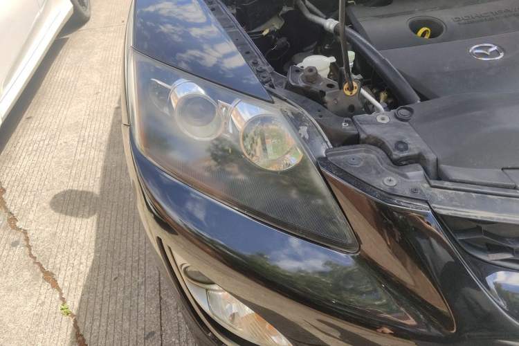 Used Mazda CX-7 2014 2.5L 2WD Luxury Edition Right Front Headlight