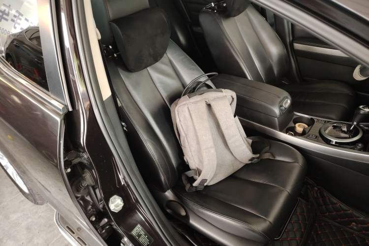 Used Mazda CX-7 2014 2.5L 2WD Luxury Edition Right Front Seat