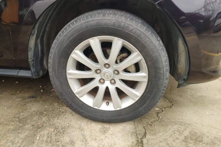 Used Mazda CX-7 2014 2.5L 2WD Luxury Edition Right Front Wheel Hub