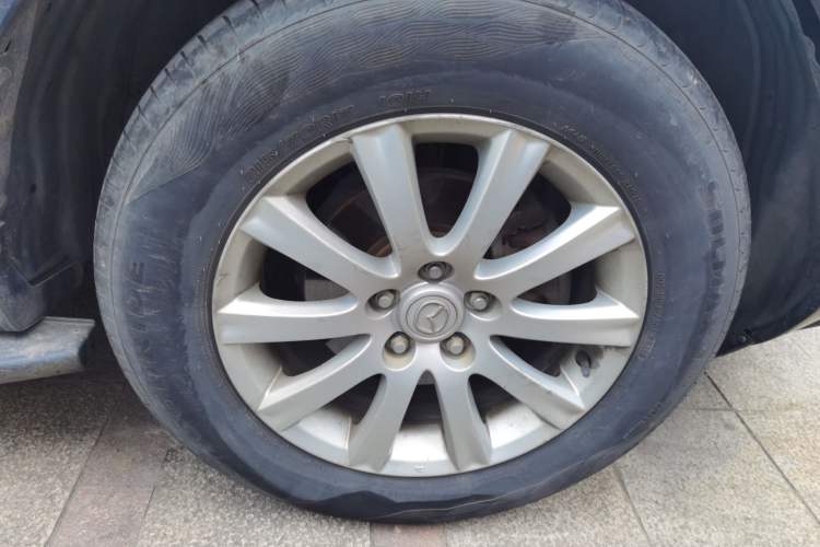 Used Mazda CX-7 2014 2.5L 2WD Luxury Edition Right Front Wheel Hub