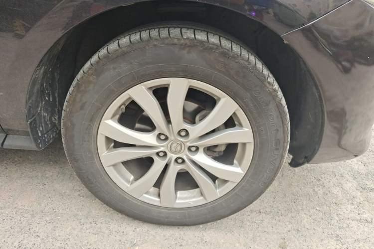 Used Mazda CX-7 2014 2.3T Smart All-Wheel-Drive Sport Edition Right Front Wheel Hub