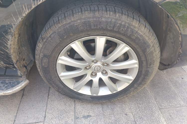 Used Mazda CX-7 2014 2.5L 2WD Premium Edition Right Front Wheel Hub