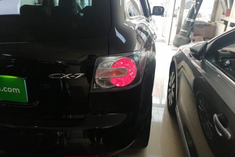 Used Mazda CX-7 2014 2.5L 2WD Luxury Edition Right Rear Taillight