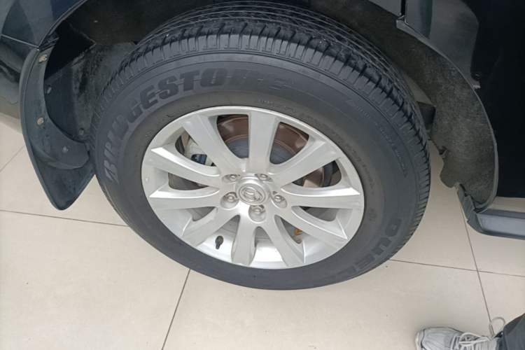 Used Mazda CX-7 2014 2.5L 2WD Premium Edition Right Rear Wheel Hub