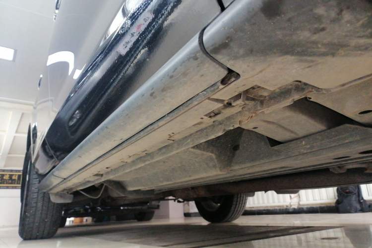 Used Mazda CX-7 2014 2.5L 2WD Luxury Edition Right Side Sill