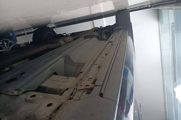 Used Mazda CX-7 2014 2.5L 2WD Premium Edition Right Side Sill