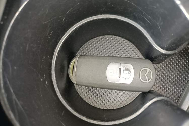 Used Mazda CX-7 2014 2.5L 2WD Premium Edition Vehicle Key