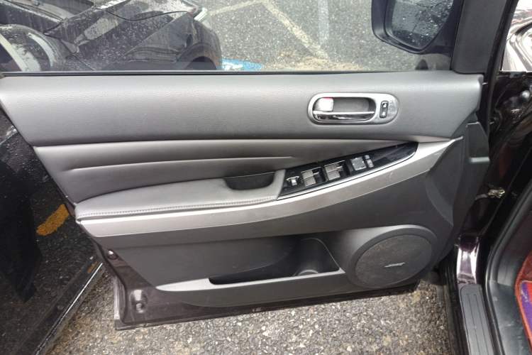 Used Mazda CX-7 2014 2.5L 2WD Premium Edition Left Front Door Interior