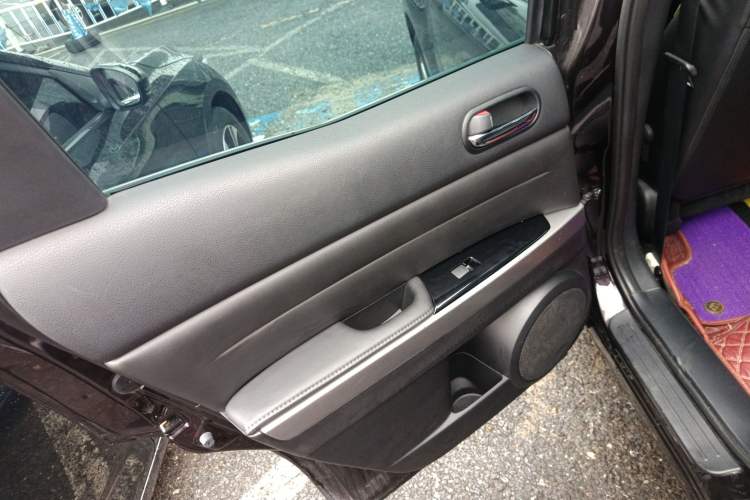Used Mazda CX-7 2014 2.5L 2WD Premium Edition Left Rear Door Interior