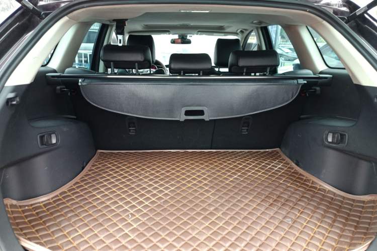 Used Mazda CX-7 2014 2.5L 2WD Premium Edition Trunk