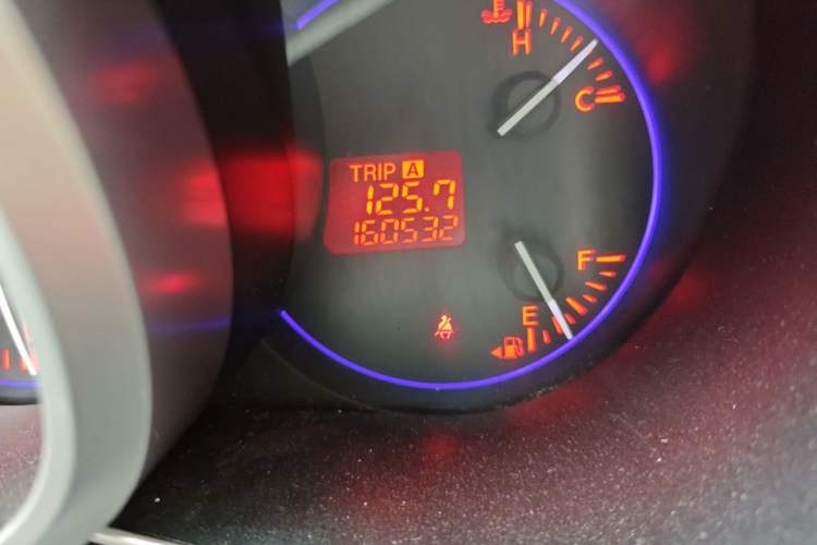 Used Mazda CX-7 2014 2.5L 2WD Luxury Edition Odometer Close Up