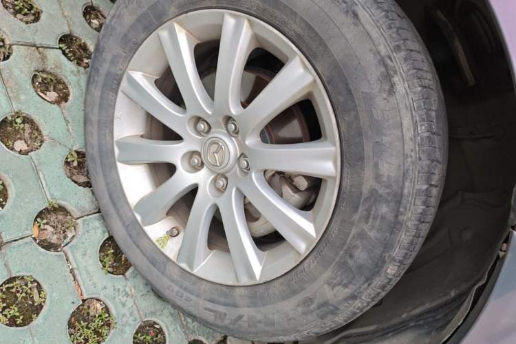 Used Mazda CX-7 2014 2.5L 2WD Luxury Edition Right Front Wheel Hub