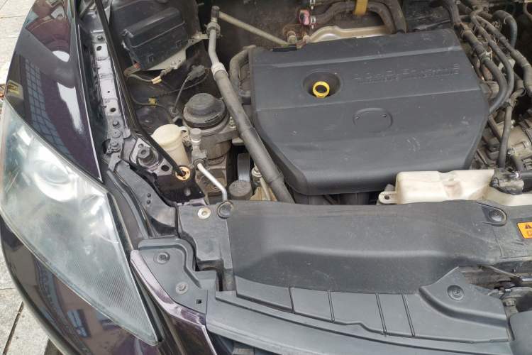 Used Mazda CX-7 2014 2.5L 2WD Luxury Edition Engine Bay Right