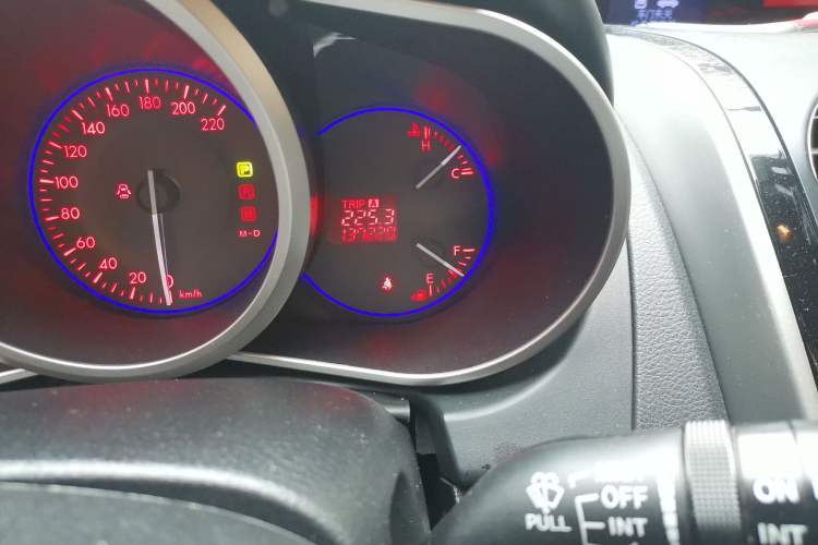 Used Mazda CX-7 2014 2.5L 2WD Luxury Edition Odometer Close Up
