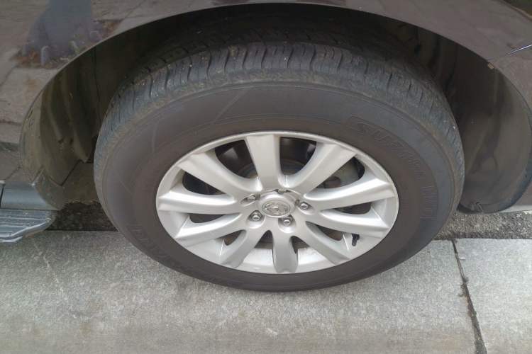 Used Mazda CX-7 2014 2.5L 2WD Luxury Edition Right Front Wheel Hub