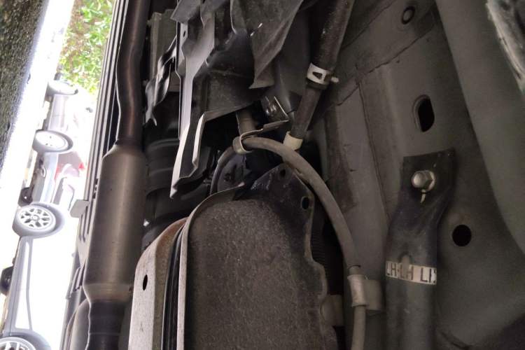 Used Mazda CX-7 2014 2.5L 2WD Premium Edition Chassis Rear Left