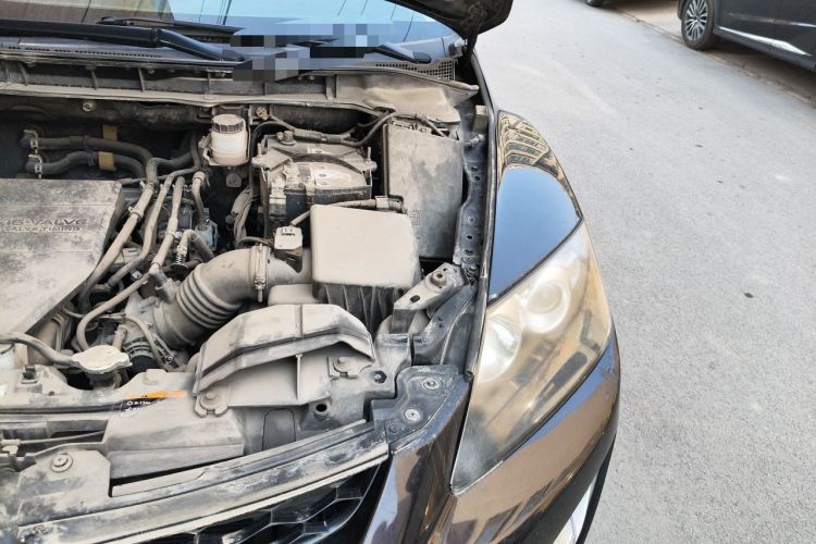 Used Mazda CX-7 2014 2.5L 2WD Luxury Edition Engine Bay Left