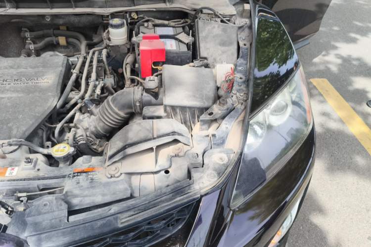 Used Mazda CX-7 2014 2.5L 2WD Fashion Edition Engine Bay Left