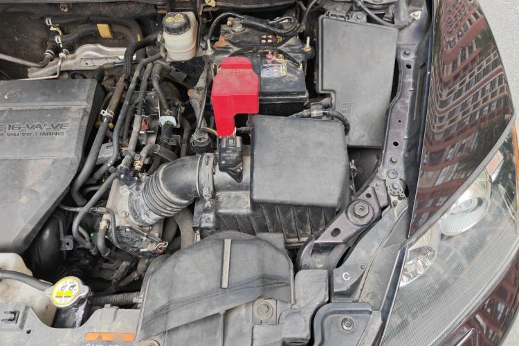 Used Mazda CX-7 2014 2.5L 2WD Premium Edition Engine Bay Left