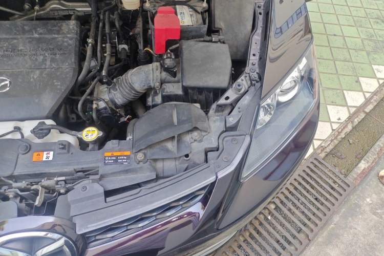 Used Mazda CX-7 2014 2.5L 2WD Luxury Edition Engine Bay Left