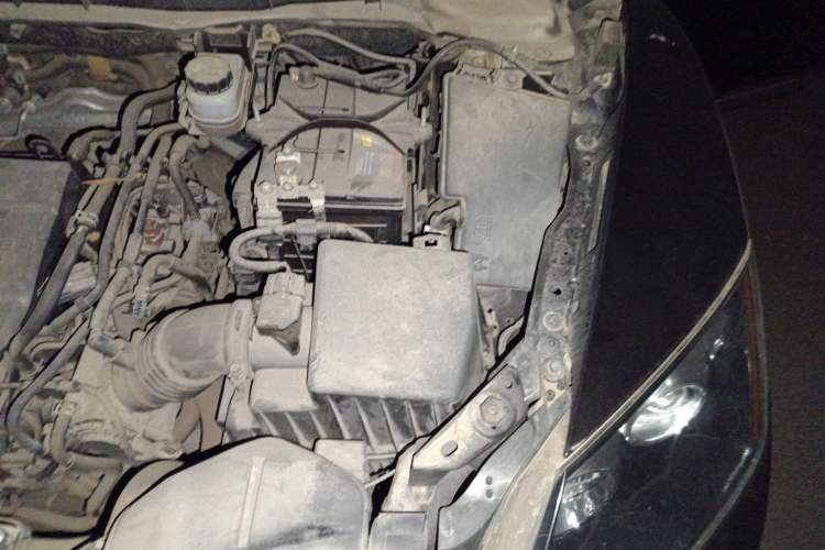 Used Mazda CX-7 2014 2.5L 2WD Fashion Edition Engine Bay Left