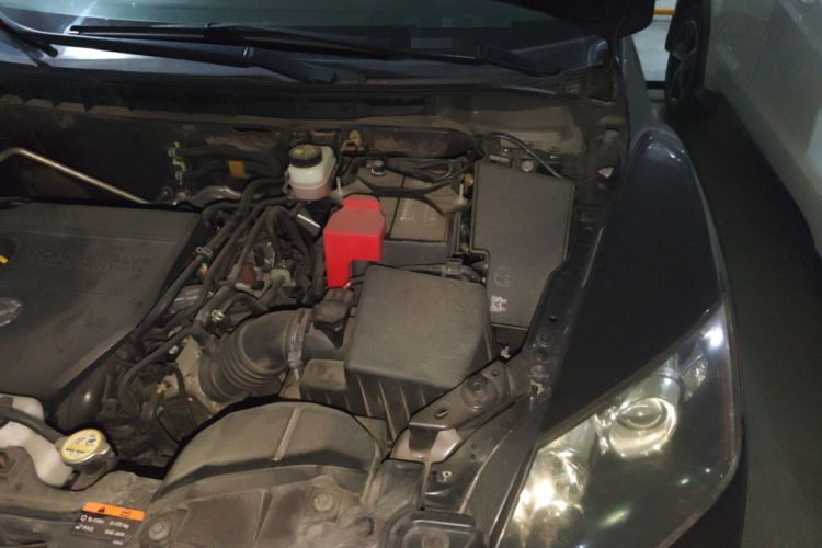 Used Mazda CX-7 2014 2.5L 2WD Fashion Edition Engine Bay Left