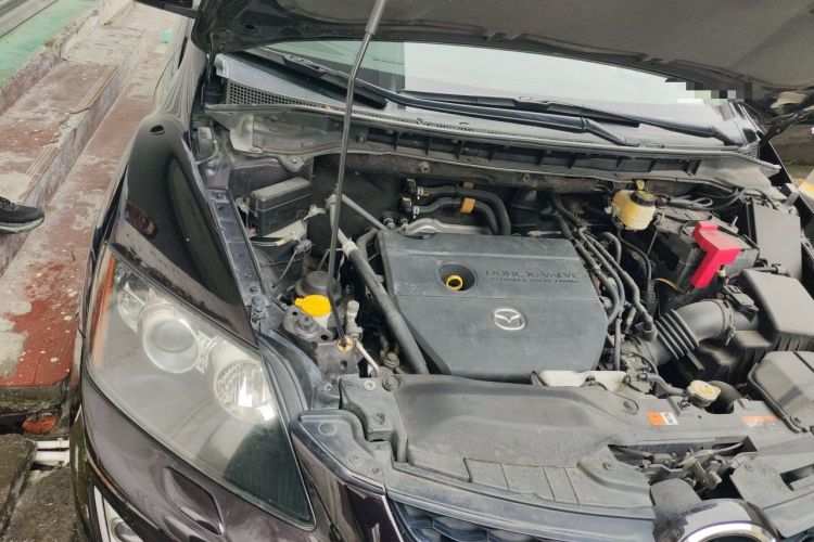 Used Mazda CX-7 2014 2.5L 2WD Premium Edition Engine Bay Right