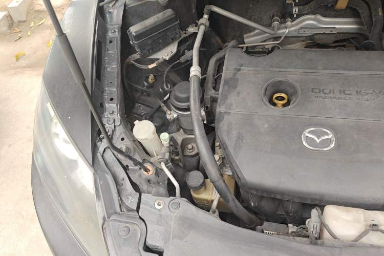 Used Mazda CX-7 2014 2.5L 2WD Luxury Edition Engine Bay Right