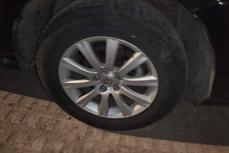 Used Mazda CX-7 2014 2.5L 2WD Luxury Edition Exterior 4
