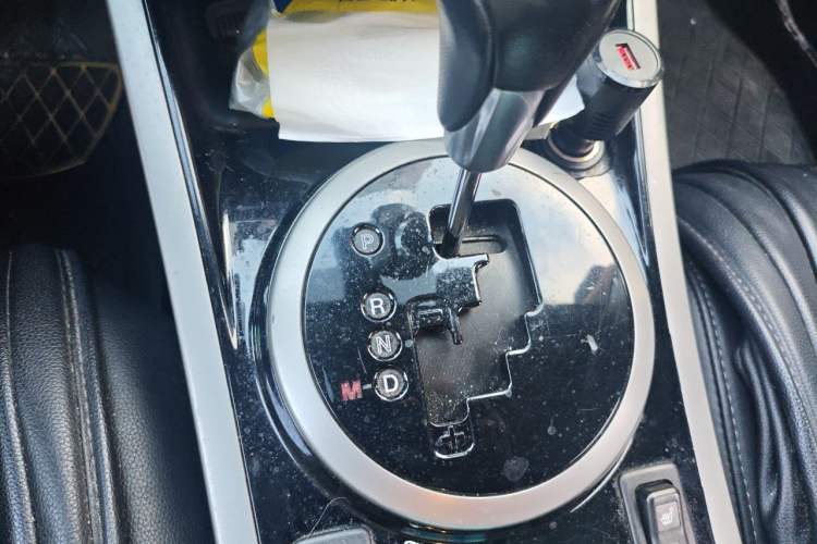 Used Mazda CX-7 2014 2.5L 2WD Premium Edition Gear Lever