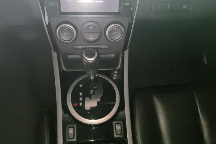 Used Mazda CX-7 2014 2.3T Smart All-Wheel Drive Supreme Edition Gear Lever