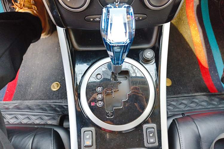 Used Mazda CX-7 2014 2.3T Smart All-Wheel Drive Supreme Edition Gear Lever