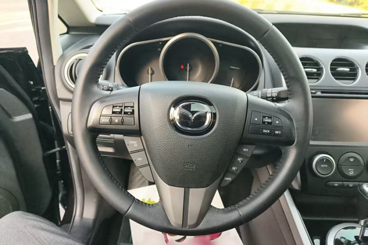 Used Mazda CX-7 2014 2.5L 2WD Luxury Edition Interior 2