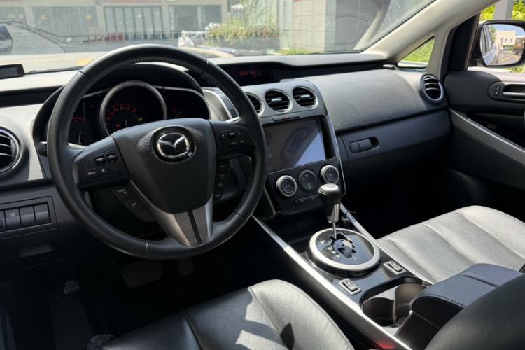 Used Mazda CX-7 2014 2.5L 2WD Luxury Edition Interior 6