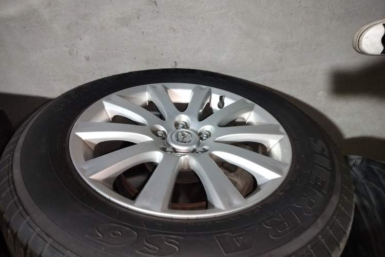 Used Mazda CX-7 2014 2.5L 2WD Luxury Edition Left Front Wheel Hub
