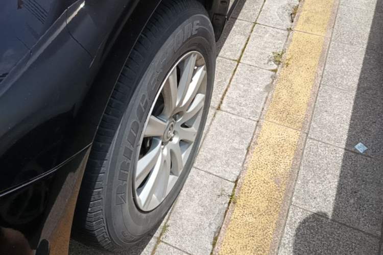 Used Mazda CX-7 2014 2.5L 2WD Luxury Edition Left Front Wheel Hub