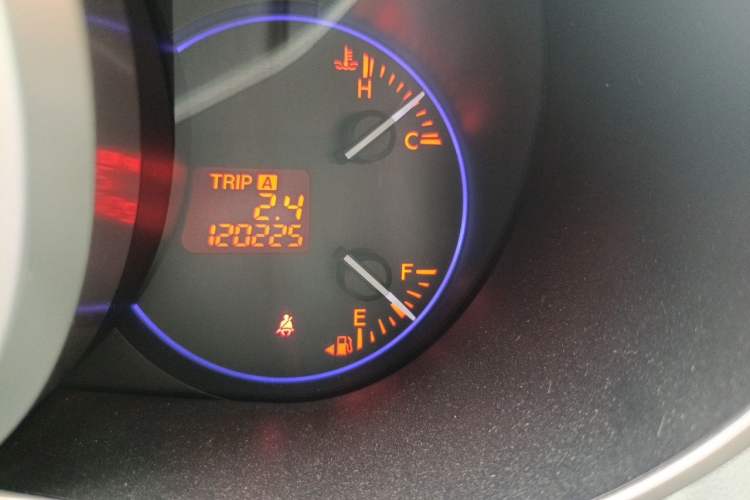 Used Mazda CX-7 2014 2.3T Smart All-Wheel-Drive Sport Edition Odometer Close Up