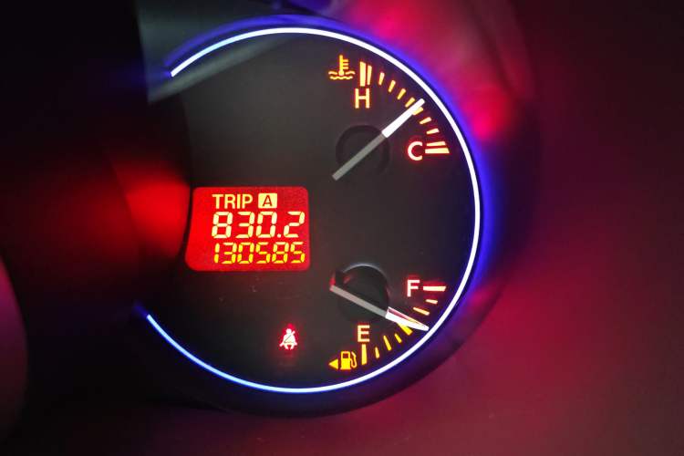 Used Mazda CX-7 2014 2.5L 2WD Fashion Edition Odometer Close Up