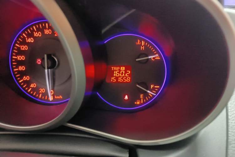 Used Mazda CX-7 2014 2.5L 2WD Luxury Edition Odometer Close Up