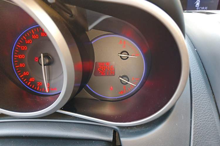 Used Mazda CX-7 2014 2.3T Smart All-Wheel Drive Supreme Edition Odometer Close Up